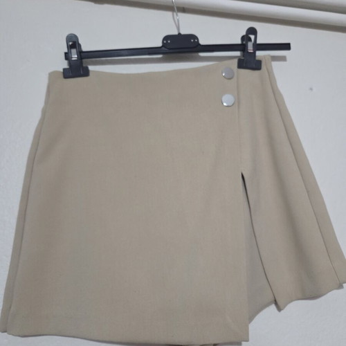 Stradivarius beige skirt shorts, XS