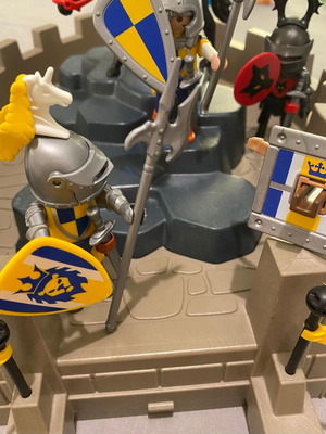 Playmobil Knights Take Along portable castle