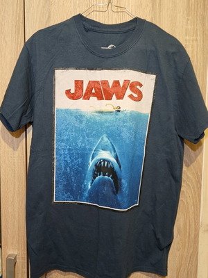 Universal Studios Jaws short-sleeve T-shirt medium used, navy color