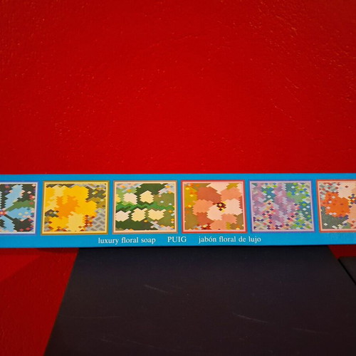 Vintage Antonio Puig SA Luxury Floral Soaps set of 6, like new
