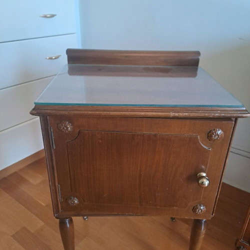 Bedroom furniture set like new with dresser and 2 nightstands