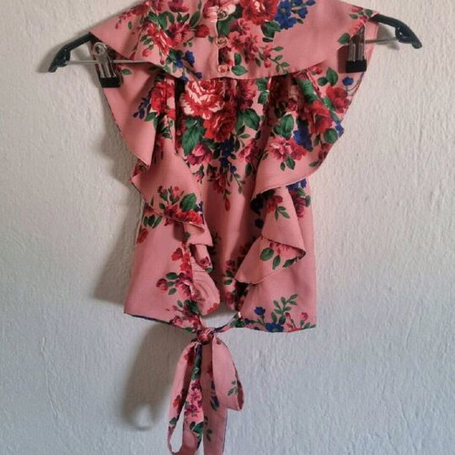 Caravan set like new, floral, medium skirt and small top