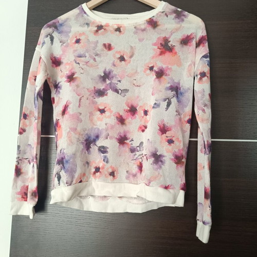 Floral blouse like new, thin knit, size S