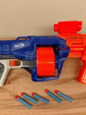 Nerf N-Strike Elite SurgeFire εκτοξευτής με 5 βελάκια