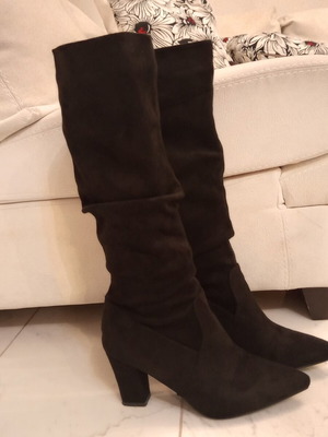 Suede boots black like new, size 38