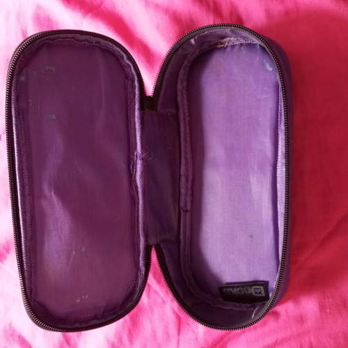 Deoks pencil case like new