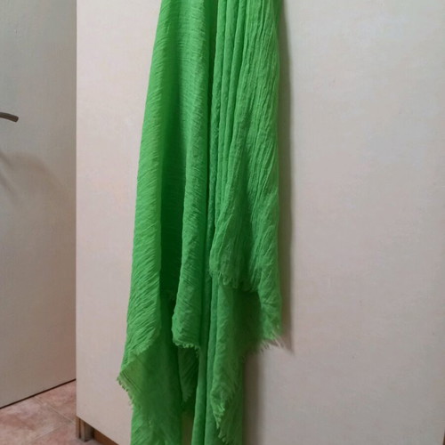 Lussil green scarf-shawl like new 100% viscose