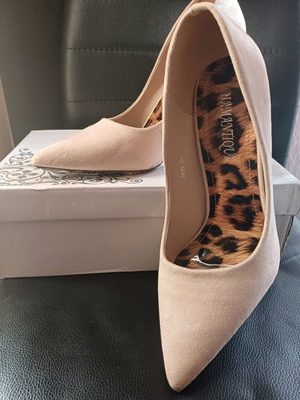 Nude pumps like new with castor texture and leopard interior, size 39