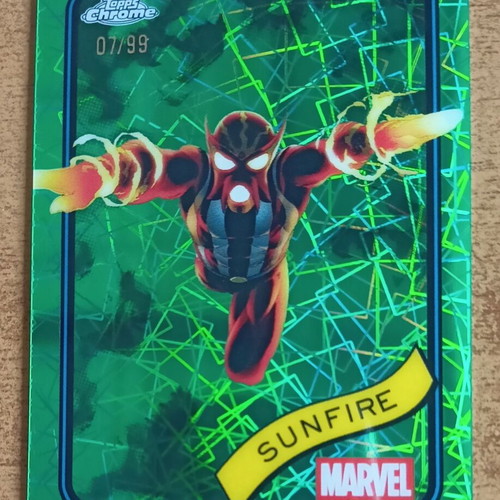Topps Chrome Marvel 25 No 22 Sunfire Hulk Green Lazer card like new