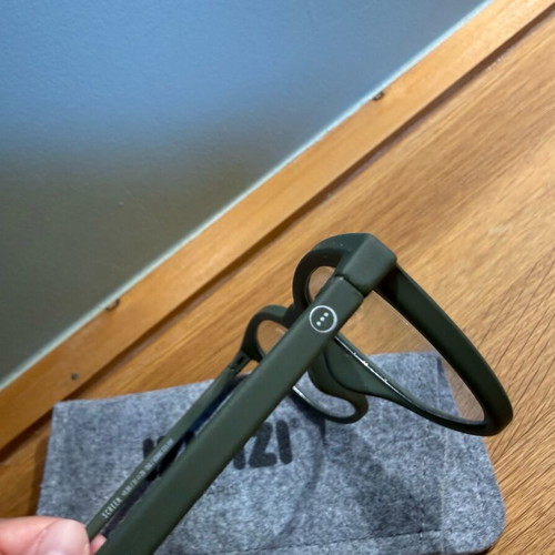 Izipizi blue light glasses like new, khaki