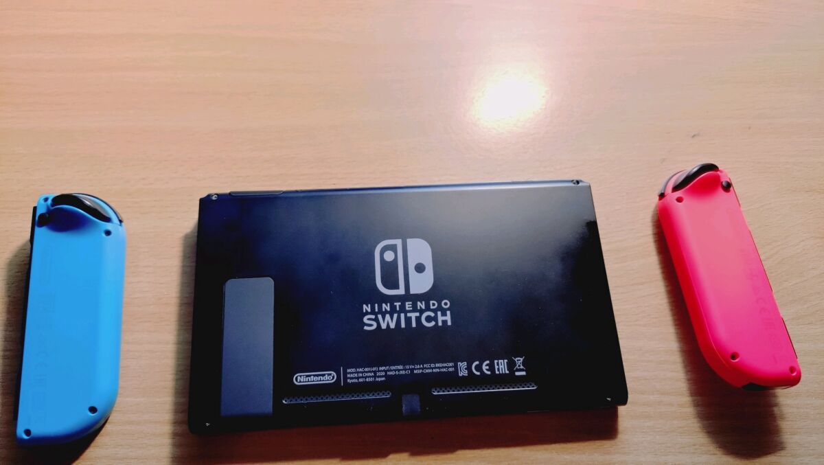 Nintendo Switch [USED] Nintendo Switch Nintendo Switch used with case, 5 games… - € 235,00 - Vendora.cy