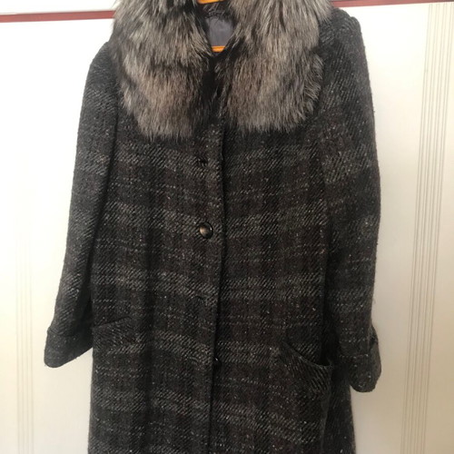 Wool coat with natural fur handmade collar like new, multicolor