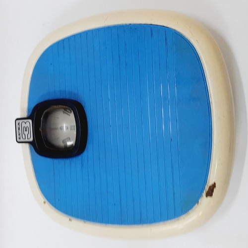 Vintage mechanical scale used, 120 kg, analog display, stable platform