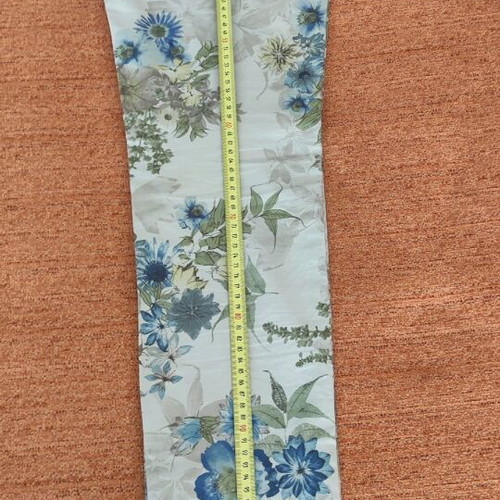 Zoya women's summer pants like new, multicolor, size S