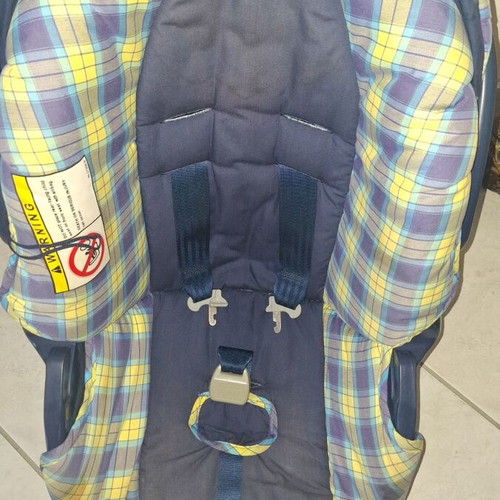 Graco Baby Car Seat like new with sunshade