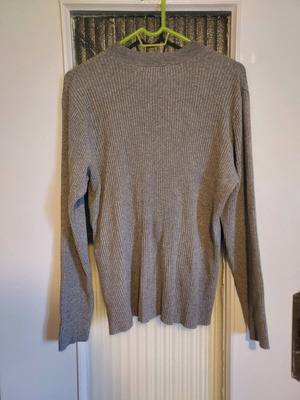 H&M gray long-sleeve pullover like new, size XL
