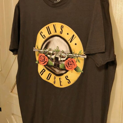 T shirt Gun's N Roses like new, black gray, size M
