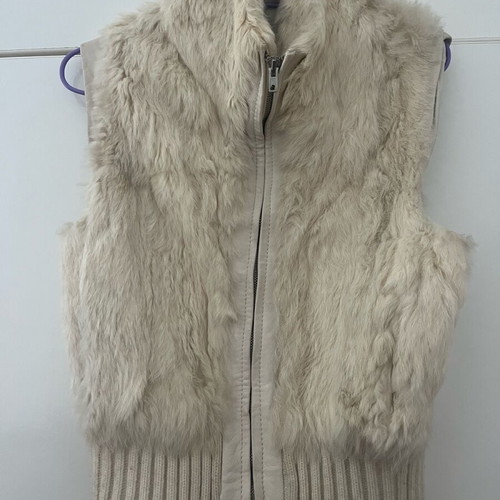 Fur vest Small like new, off-white, no name Athens