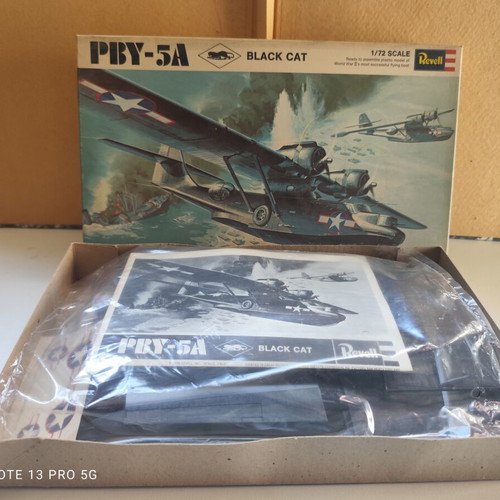 Revell PBY-5A Black Cat 1/72 vintage model kit