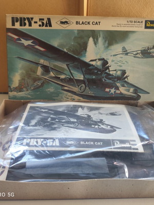 Revell PBY-5A Black Cat 1/72 vintage model kit