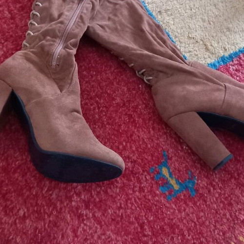 Over-the-knee boots size 39 camel color with laces and high heel