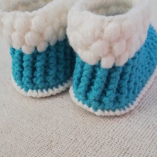 Baby shoes handmade knitted, sole length 12 cm, new