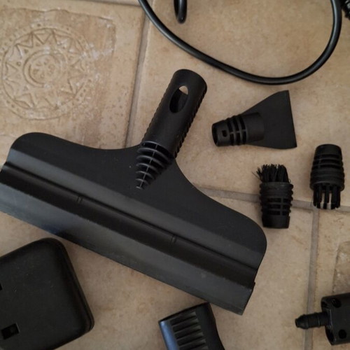 Montiss steam cleaner, like new