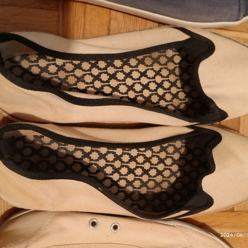 Set of 4 pairs of shoes used, size 39