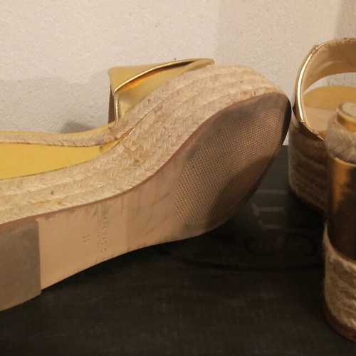 Zara platform sandals size 39 gold like new