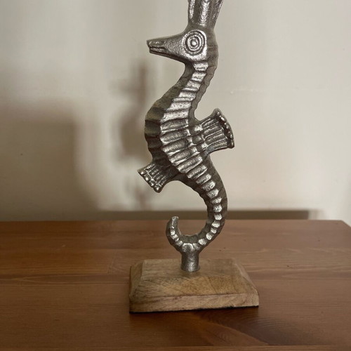Aluminum seahorse decorative used