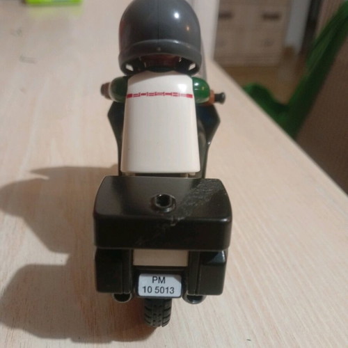 Playmobil police motorcycle 2000 used, missing front wheel
