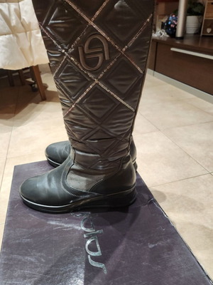 Byblos boots like new, size 38, petrol color