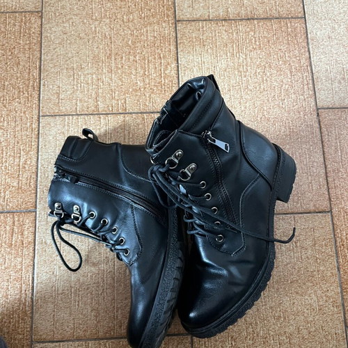 Black leather-style ankle boots like new, size 36