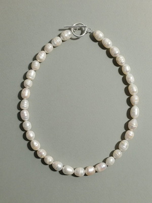 Handmade freshwater pearl choker necklace new, white pearls