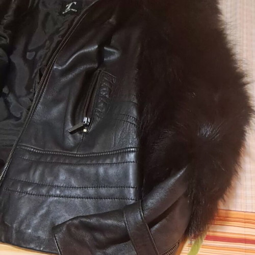 Leather jacket like new, Italian black with fur collar and sleeves