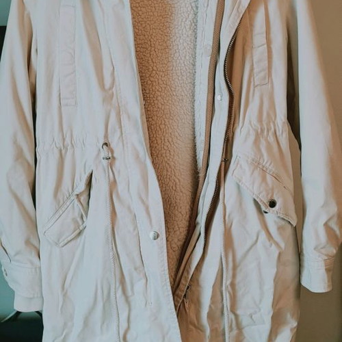 Bershka jacket used, beige long with removable lining and fur hood