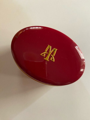 Maxim’s metal box used with minor scratches