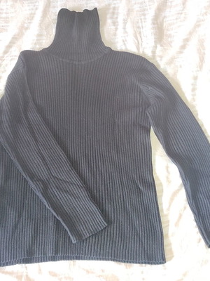 Black XL pullover sweater used