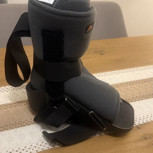Walker Short Ankle Brace Size 40-43 Like New