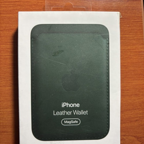 iPhone leather wallet sequoia green like new