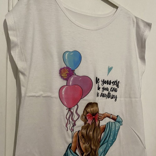 Top woman like new with colorful design and bead details