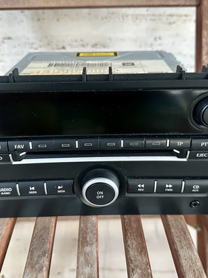 Saab Radio and CD Head Unit like new for 9-3 models 2006-2011