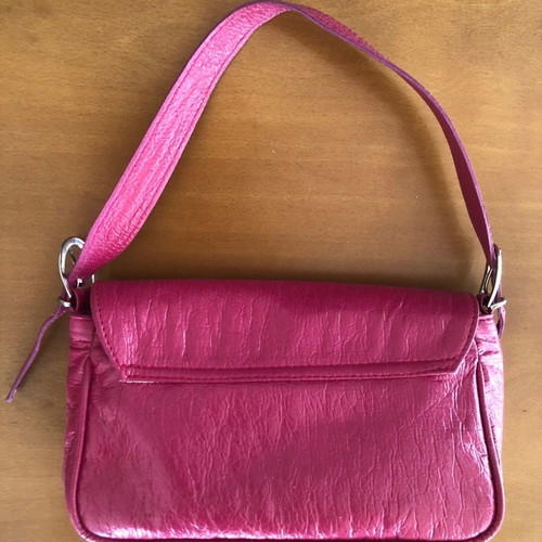 Fuchsia leather shoulder bag