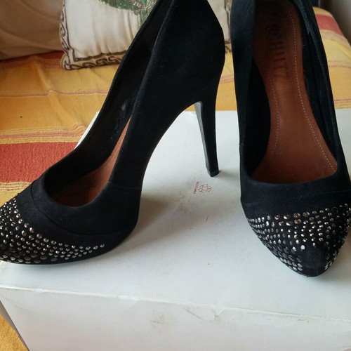 Schutz leather pumps size 39 black like new