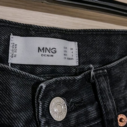 Mango black denim jeans crop with frayed hem like new