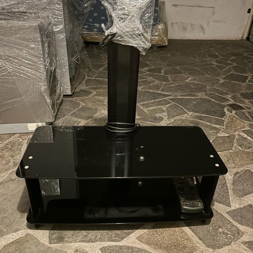Elmob modern TV stand used with tempered glass shelves and VESA mount