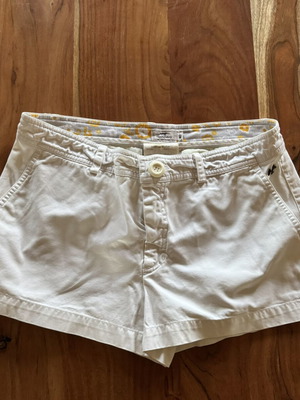 Thomas Burberry shorts like new, low-rise, white