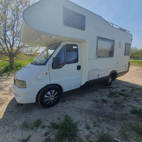 KNAUS camper used with two air conditioners and solar system
