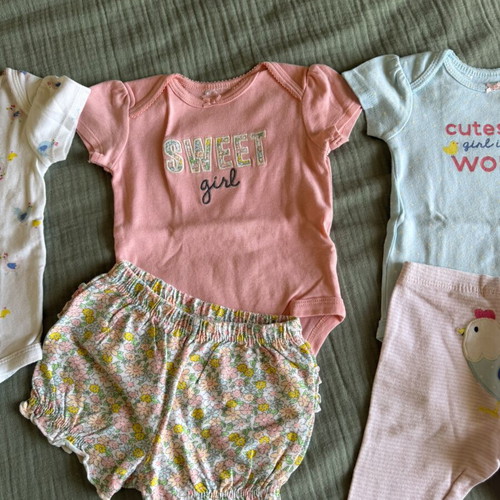 Carters baby clothing set used, 5 pieces for 3 months old