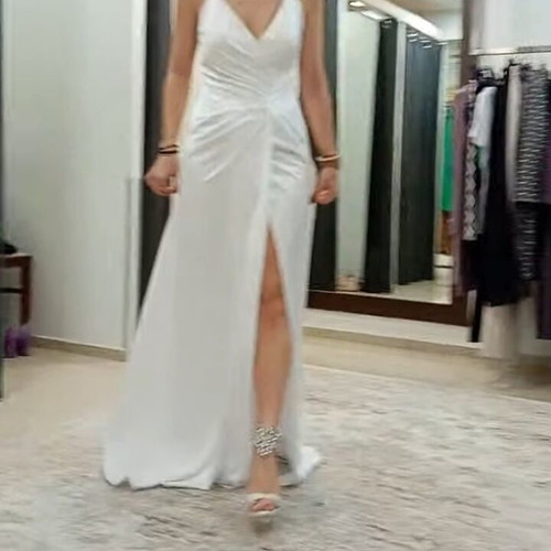 Wedding dress new, white with veil